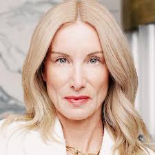 Actress Jennifer Welch says White Trump voters should be “banned” from  Mexican and Chinese restaurants: “Get your fat a**es over to Cracker  Barrel”…What's your reaction?