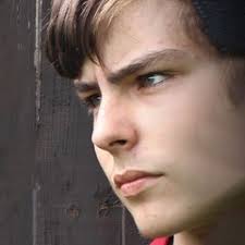 بیوگرافی Ashton Leon Frank