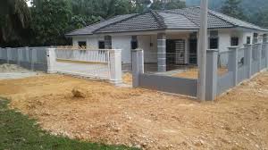 Rumah mesra rakyat ini diwujudkan bagi membantu golongan berpendapatan rendah seperti nelayan, petani dan keluarga miskin yang tidak mempunyai rumah atau tinggal di rumah usang (daif) tetapi mempunyai tanah untuk membina rumah sendiri yang sempurna dan selesa. Rumah Mesra Rakyat Posts Facebook