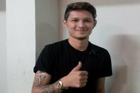 Syamsir alam (born 6 july 1992 in agam, indonesia) is an indonesian footballer who plays as a forward. Profil Syamsir Alam Pesepakbola Yang Kini Terjun Ke Dunia Hiburan Halaman All Kompas Com