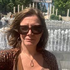 Lisa Lovell (@LisaLovell10)