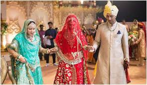 Tv Actress Mohena Kumari Singh Lashes Out At Troll For Commenting On Her Veil Tv News India Tv She is the daughter of pushapa raj singh, the king of rewa.