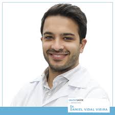 O Cirurgião Torácico é o Médico capacitado para realizar intervenções  cirúrgicas nas doenças que acometem a região torácica, como pulmões,  pleuras, mediastino, parede torácica e traquéia. Dentre os diversos  procedimentos, ele também