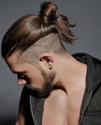 Soprattutto quelli con i capelli . 7 Ottime Idee Su Chignon Da Uomo Capelli Uomo Chignon Uomo Barbe E Capelli