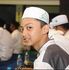 Assalamu'alaikum ini adalah kumpulan lirik lagu syubbanul muslimin. Lirik Yatim Piatu Vocal Gus Azmi Syubbanul Muslimin Kangsoma Com