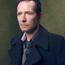 911 call reveals Scott Weiland found 'stiff'