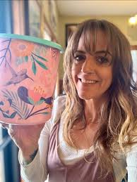 Thought y'all might appreciate this hummingbird Necklace🥰