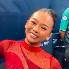 Watching Suni Lee find out & then process that she just won herself a medal  for uneven bars is beyond emotional. 🥹 Lee came back after dealing with  not 1 but 2
