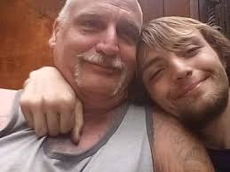 Darrell Robinson a firebaugh boy lives in Fresno CA is married with three  beautiful daughter