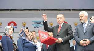 Trabzon'da pkk'lı teröristler tarafından şehit edilen eren bülbül'ün annesi ayşe bülbül, diyarbakır'daki anneler için onların acılarını anlıyorum dedi. Erdogan In Verdigi Eve Yerlesmeyen Anne Eren Imin Yatmaya Yatagi Yoktu Diken