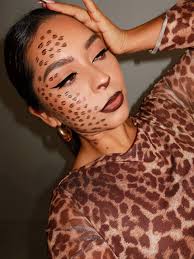 Halloween 2025 🎃👻🐆 .. Arme este disfraz con piezas de mi closet y me  hice este maquillaje en 10 minutos y amé el resultado, lo que bien se  aprende jamás se olvida