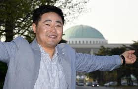 장성철 공감과논쟁 정책센터 소장 \윤미향, 국민 신뢰 잃어…의원직 자격 없어\. Wupuitoekzil5m