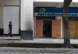 Atrasados do INSS: STJ suspende julgamento sobre extinção de pedidos de benefício na Justiça