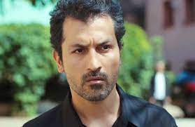 Disfrútenlo desde la comodidad de su pc y no olviden compartirlo con sus amigos. La Dura Historia Del Actor Que Interpreta A Arif En La Serie Turca Fuerza De Mujer La 100