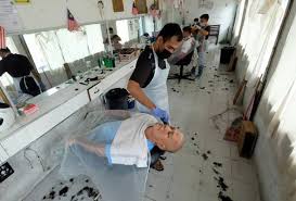 Pengusaha kedai gunting, dandanan rambut terima bantuan. Ppn Fasa Kedua Penduduk Perlis Serbu Kedai Gunting Rambut Astro Awani