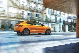 New car is bigger and more practical. Der Neue Skoda Fabia 2021 Holt Wieder Alles Raus