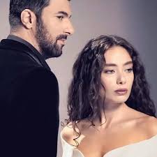 Engin Akyurek And Neslihan Atagul Unluler Kizlar