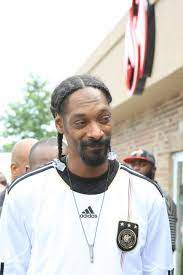 Snoop doggy dogg, though, isn't just any gangsta rapper. Snoop Dog In German Soccer Dress Fussball Soccer Fans Soccer Soccer Team