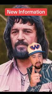 This album is SO GOOD! #waylonjennings #songbird #shooterjennings  #charleycrockett #countrymusic