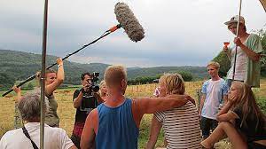 Door de coronacrisis neemt familie troquet drastisch besluit. Ik Vertrek Avrotros Nl