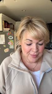 Here’s a song I’ve written called “My Sad Reality.” Enjoy! #HGIC  #melissaradke #headgirlfriendincharge #chickenfriedwomen