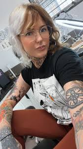 Couple seeking hospitality jobs in NSW with accommodation