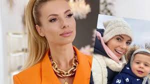Svoje preference můžete nastavit pro jednotlivé účely (níže) nebo pro konkrétní partnery (přes odkaz seznam dodavatelů iab u jednotlivých účelů). Ewa Farna Opublikowala Fotografie Z Synem Fanka Smutne Zdjecie