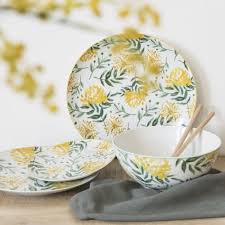 Assiette Plate En Porcelaine Blanche Imprime Fleurs Colette Nouveautes Maisons Du Monde Catalogu Porcelaine Blanche Assiette Maison Du Monde Bol En Porcelaine