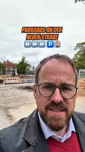 Die Baustelle für das Parkhaus am Klinikum in der Neuen Straße gehen gut  voran. Und auch am Grossparkplatz steht die neue Parkfläche bald zur  Verfügung. #erlangen