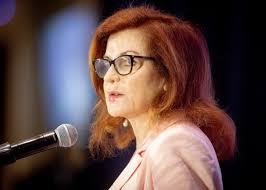Pulitzer-winning columnist Maureen Dowd headlines Women of Achievement  Luncheon with wit, wisdom and warmth
