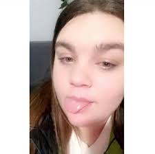 Sup people, Kiara here! Anyone around and wants to do some sneaky business  😘😜