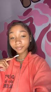 Ilse Williams's Instagram, Twitter & Facebook