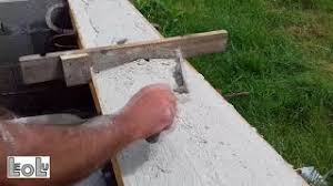 Étape par étape la construction d'un petit trottoir et d'un muret en ardoise réalisé par jardin de pierre paysagiste à sherbrooke. Realisation D Un Chapeau Sur Un Mur Droit Partie 1 Youtube