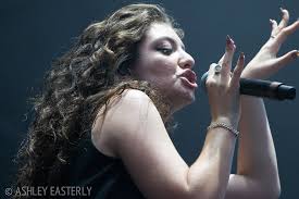 Lorde performing at Austin City Limits 2014