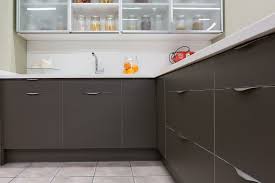 Elegant Wave Shaped Handle For Minimalist Contemporary Kitchens Freshome Com Cozinha Pequena Cozinha Decoracao