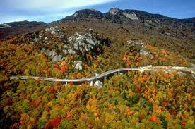 Linn Cove Viaduct Blue Ridge Parkway North Carolina Blue Ridge Parkway Grandfather Mountain Nc Favorite Places