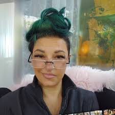 This is me when I see the recent graduate just 2-month into his first job  giving life and business advice here