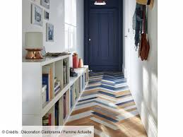 Entrée ou couloir, cuisine ou salle de bains, chambre ou salle de. Amenager Et Decorer Un Couloir Nos Astuces Tricher Pour Agrandir Visuellement Un Couloir Femme Actuelle Le Mag