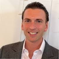 Lisa Mellado's Instagram, Twitter & Facebook