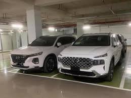 Giá xe hyundai santafe 2021 tại việt nam có 1 phiên bản giá bán thấp nhất từ 1 tỷ 195 triệu cho bản santafe 2.4 xăng đặc biệt 2021. Hyundai Santa Fe 2021 Sáº½ ChÆ°a Thá»ƒ Ra Máº¯t Táº¡i Viá»‡t Nam