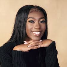 Mia Forbes's Instagram, Twitter & Facebook