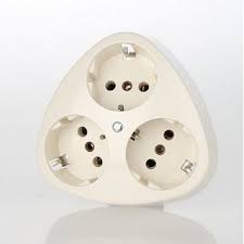 Die klingelplatte wird aufputz montiert und ist nur zum anschluss an schutzkleinspannung geeignet. Kopp Up Schutzkontakt Steckdose 3 Fach Dreieck Weiss Steckdosen Dreieck Weiss