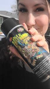 It's the Roth #rattlebomb + Kandystrper treatment day for this 'ol  Kooler!!! 🤘 Thanks @rothmetalflake for the goodies to flake this up before  the art magic begins! Happy Weekend Friends!! ...