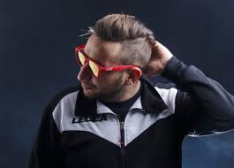 Chords texts afterhours ballata per la mia piccola iena. Moder Ci Racconta Traccia Dopo Traccia Ci Sentiamo Poi Beat Style