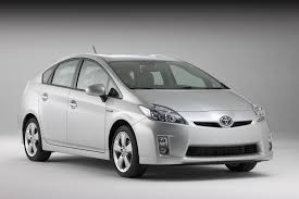 (le falto una parte del. 2010 Toyota Prius Is Best Selling Car In Japan