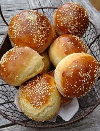 Les Buns Les Plus Parfaits Les Douceurs De La Famille Praline Recette Buns Recette Recettes De Cuisine
