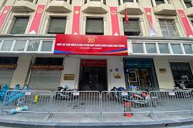Ông nguyễn văn thanh (trú tại tòa nhà center point ở 27 lê văn lương, quận thanh xuân, hà nội) cùng vợ đi du lịch đà nẵng vào ngày 30/4 và quay về hà nội vào ngày 2/5. 6r Xptck Ekz4m