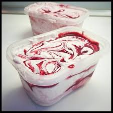 Une Glace Maison Faite En 5 Mn Avec 2 Ingredients Et Sans Sorbetiere Glace Maison Glace Maison Sans Sorbetiere Recette Glace