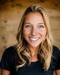 Stacie Sheets's Instagram, Twitter & Facebook