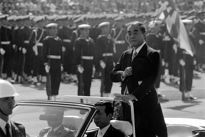 Former PM Nakasone Who Guided Japan Through Cold War Dies At 101 - Bloomberg